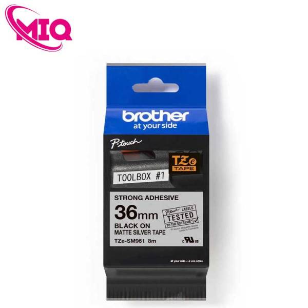 Nhãn TZe-sm961 siêu dính - Chữ đen trên nền bạc 36mm